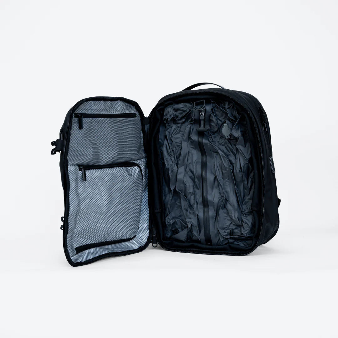Fluxis Compact TravelPro 17” Backpack